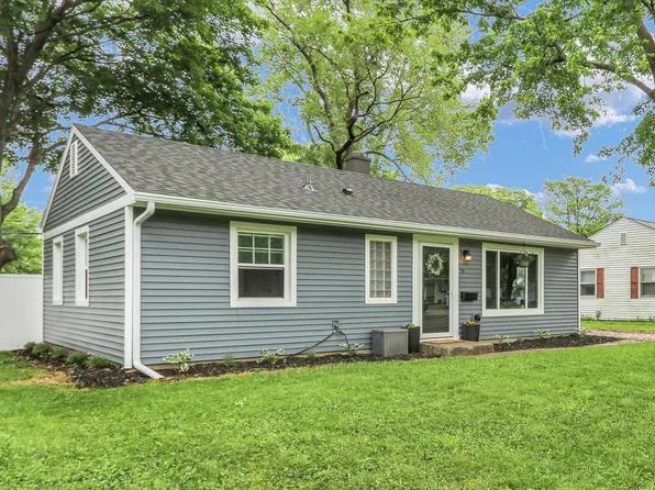 1304 Briarcliff Dr, Urbana, IL 61801