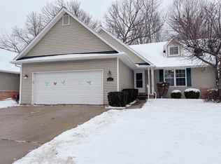 332 Wildwood Dr, Manchester, MI 48158
