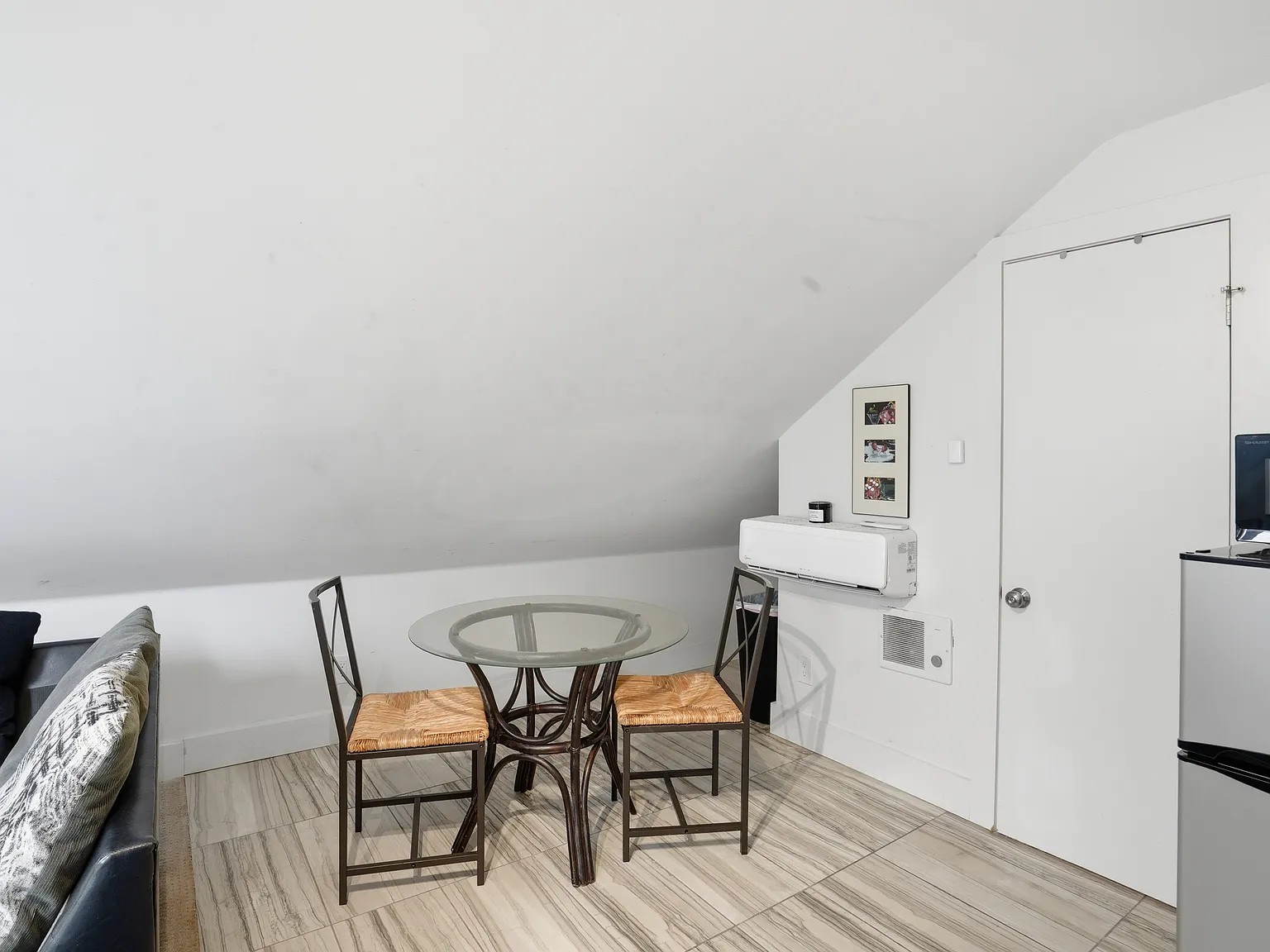 Studio, 650 sqft, $2,000 — Photo 4