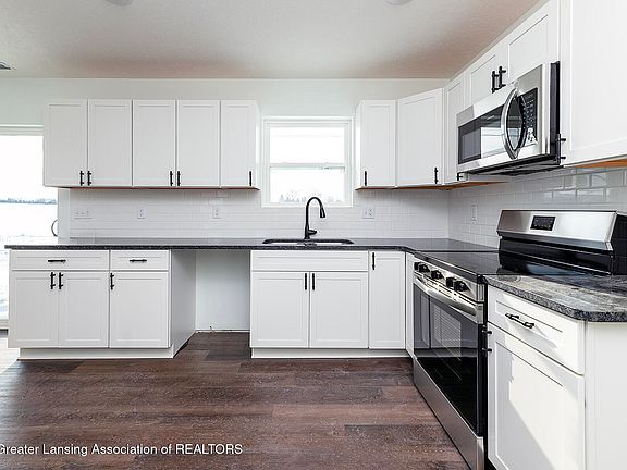 5th image of 2990 N Hollister Rd