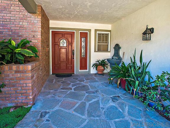 4th image of 10555 Livewood Way