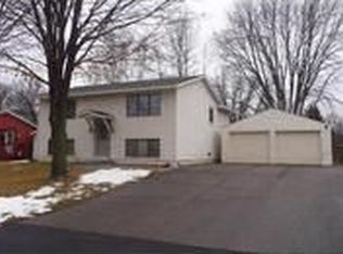 517 10th Ave NW, Waseca, MN 56093