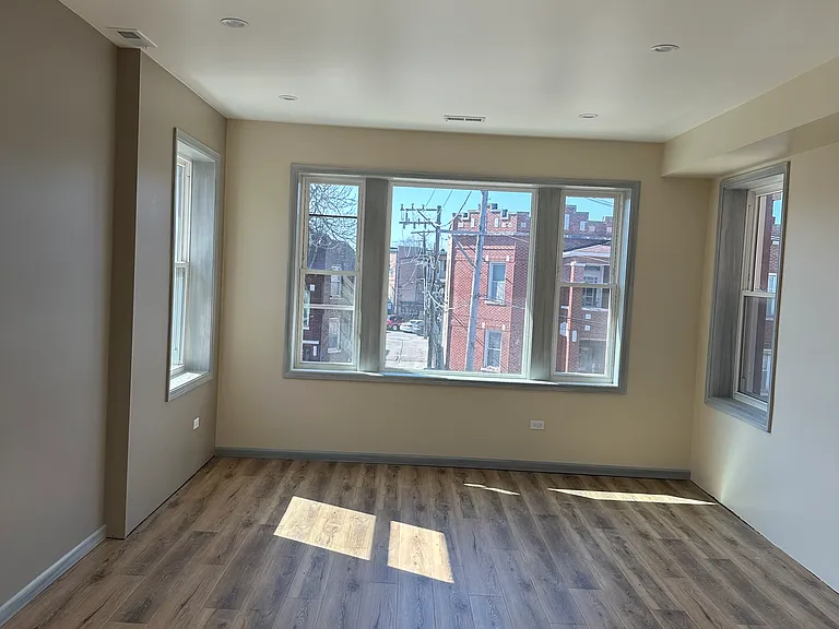 4425 S Sawyer Ave #1 — Photo 3