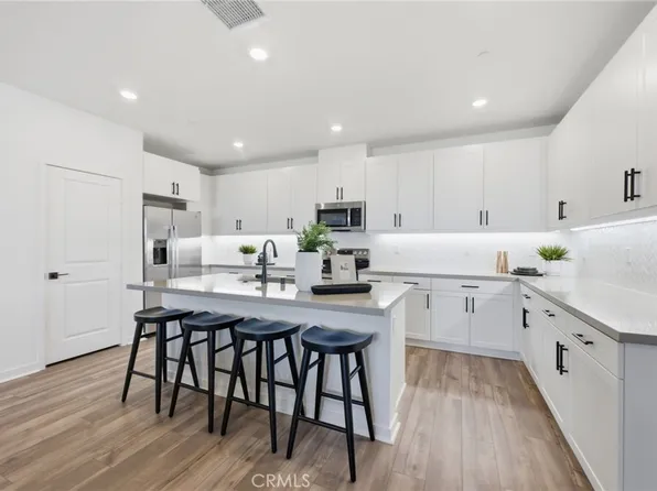 12903 Paradiso Dr #301, Eastvale, CA 92880