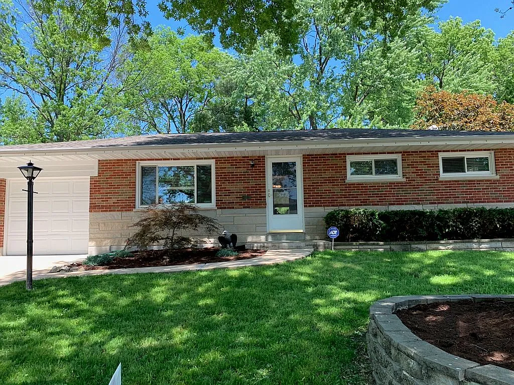 9839 Lindhall Ln photo 1
