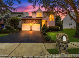 39 Hummingbird Court, Marlboro, NJ 07746