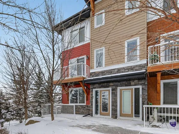 111 Rainbow Falls Gate #43, Chestermere, AB T1X 0S9