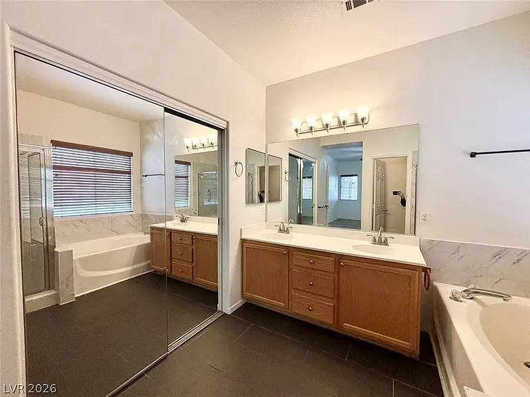 1626 W Hammer Ln — Photo 12