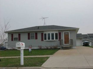 4023 Matthew Dr, Waterloo, IA 50701