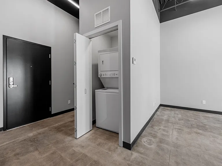 9th St Lofts — Photo 20