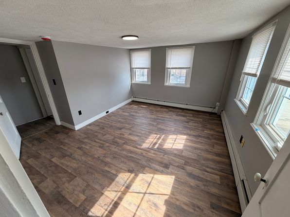 34 Commercial St #2
