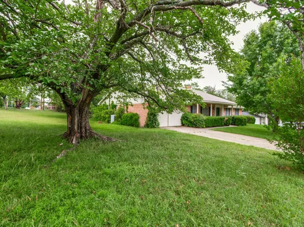 501 Stevens Dr, Benbrook, TX 76126