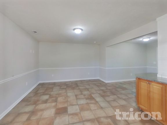3rd image of 2108 Montgomery Ln