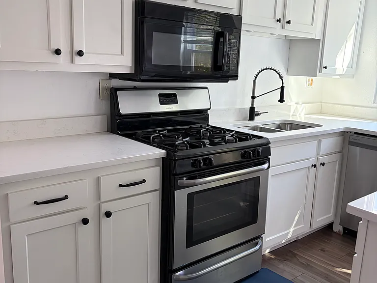 5409 Wellesley Ave #2 — Photo 2