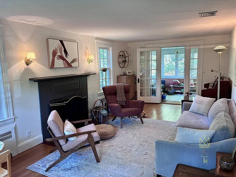 24 Beverly Rd — Photo 8