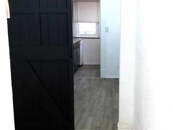 2nd image of 424 3rd St S #E