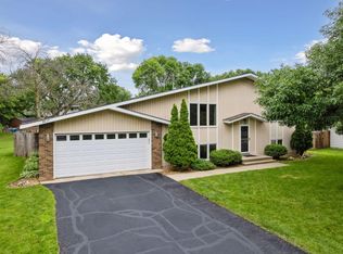 9817 York Curv S, Minneapolis, MN 55431