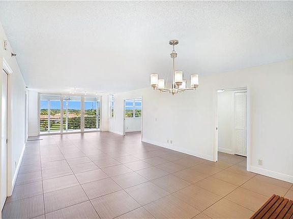 5th image of 3507 Oaks Way APT 603
