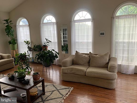2nd image of 804 Crystal Ln