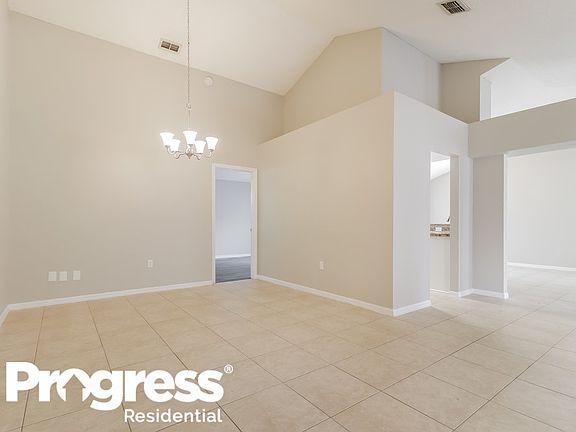 5th image of 328 Oceanside Ct