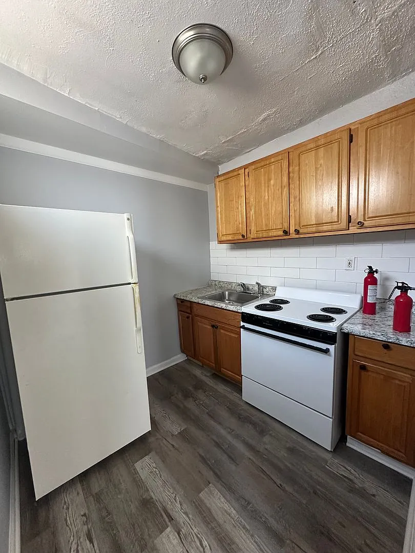 415 Kent Rd — Photo 3