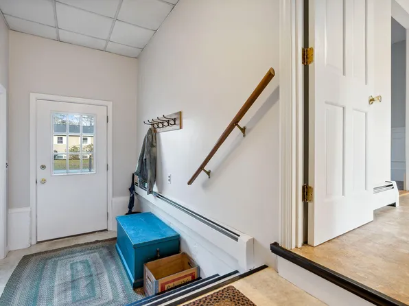 29 Bouchard Drive, Brunswick, ME 04011