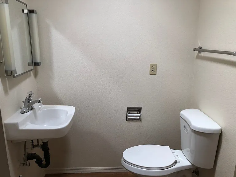 2209 Leisure World — Photo 40