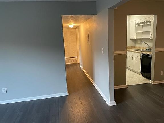 4th image of 3501 Lodge Ln APT 102