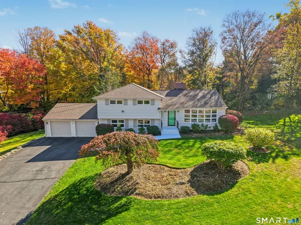 44 Geraldine Circle, Trumbull, CT 06611