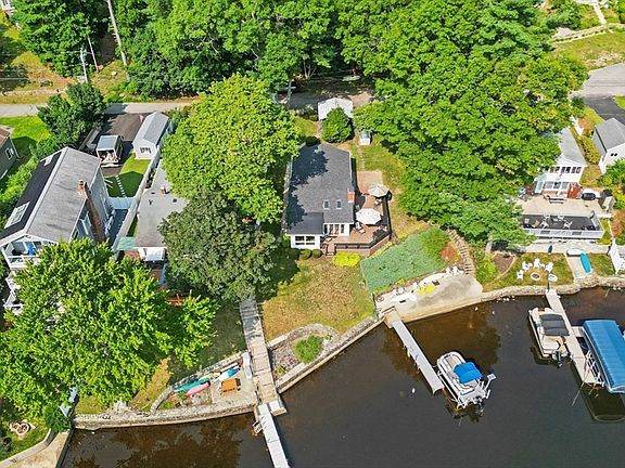 3rd image of 15 Hilltop Acres Dr
