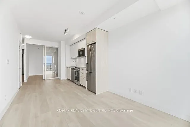 75 James St S #2801 — Photo 13