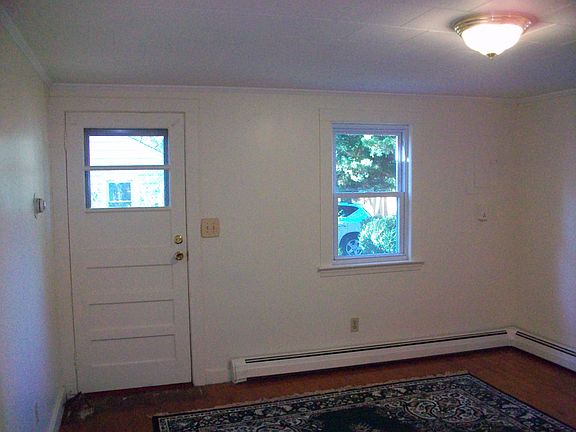 Entry/family room