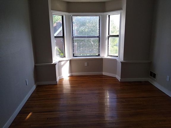 3rd image of 2200-3 S Benton Blvd #3S