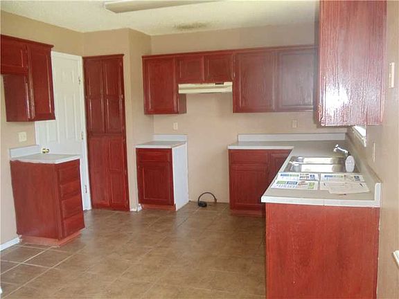 5th image of 2210 S 17th St