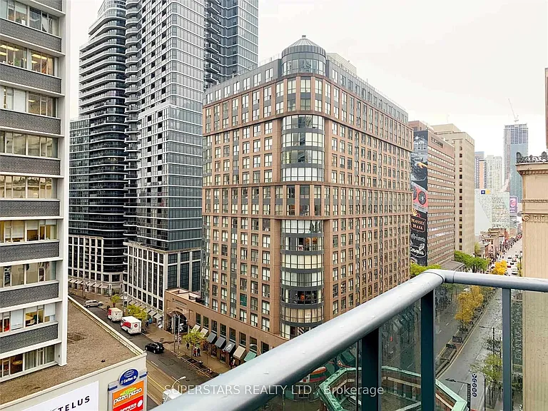 7 Grenville St #911 — Photo 9
