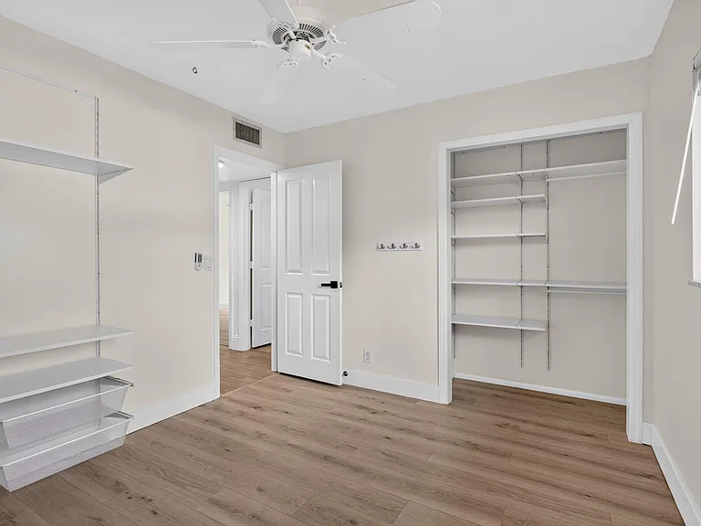 6410 NW 34th Ave — Photo 26