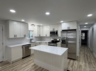21 Oak Ridge Trl, Festus, MO 63028