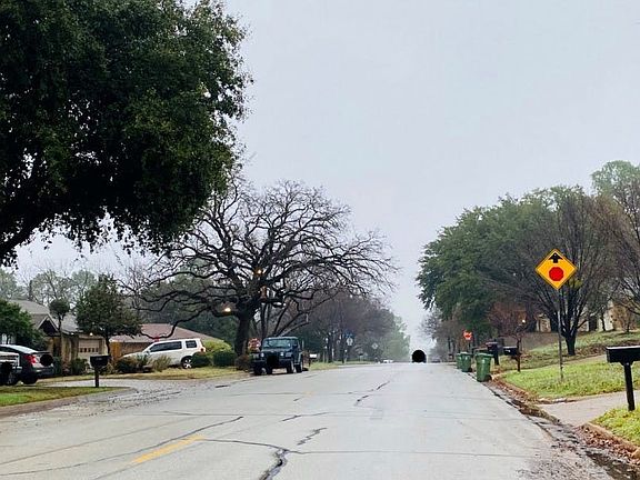 4th image of 2607 Hilldale Blvd