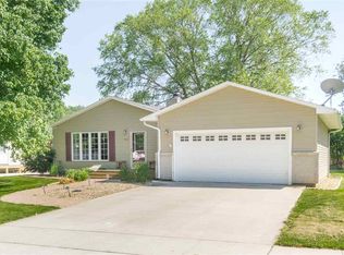 1547 Oriole Ave, Waterloo, IA 50701