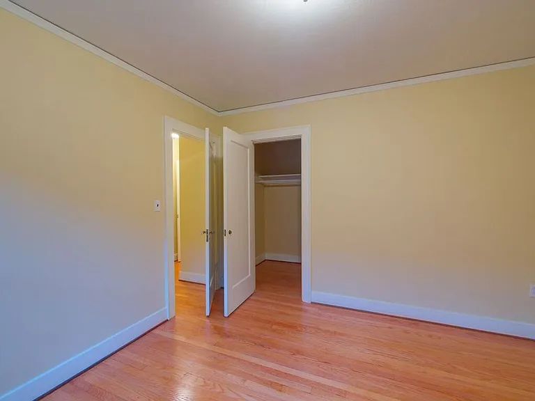 416 Summit Ave E — Photo 23