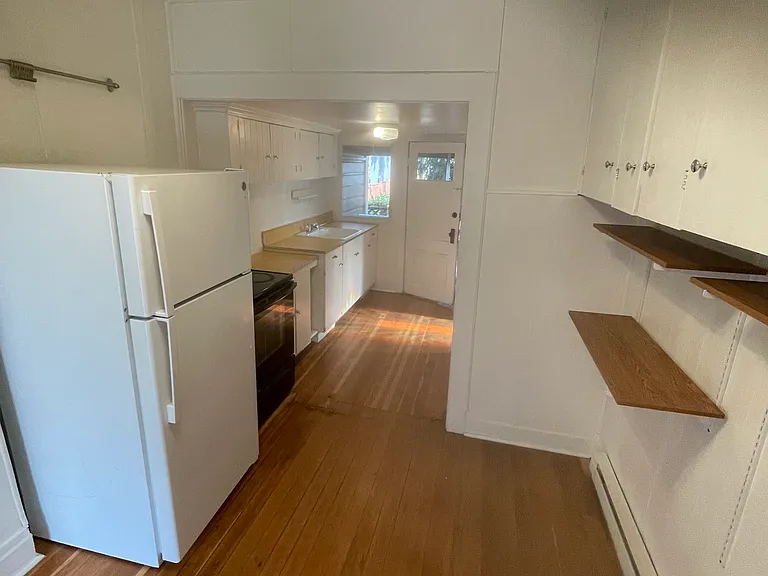 616 SE Mill St #1 — Photo 4