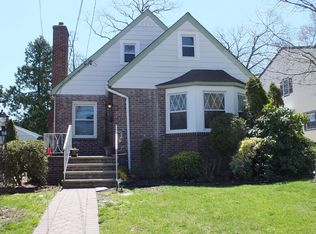 898 Seaman Ave E, Baldwin, NY 11510