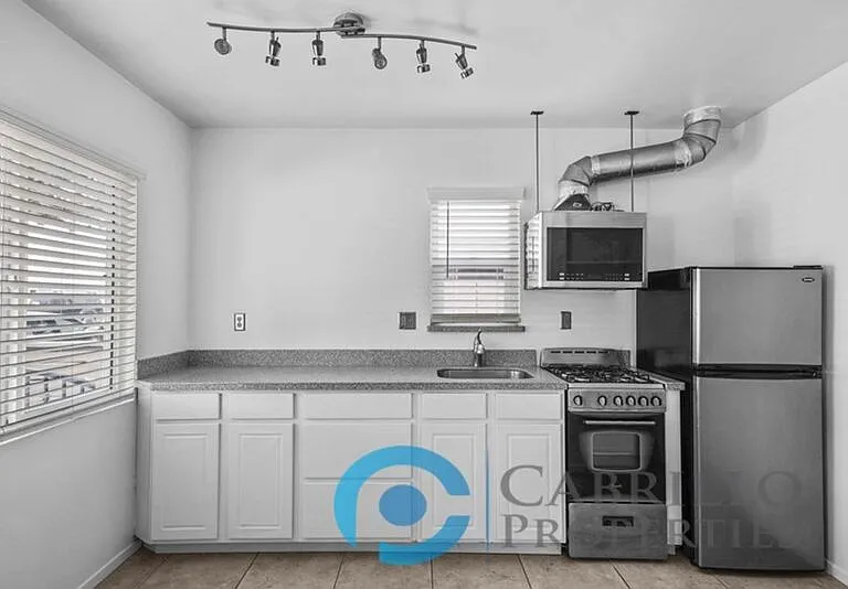 2110 Bacon St #8 — Photo 10