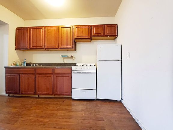 2nd image of 262 Gates Ave #Fb