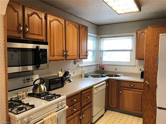 2nd image of 4630 W 226th St