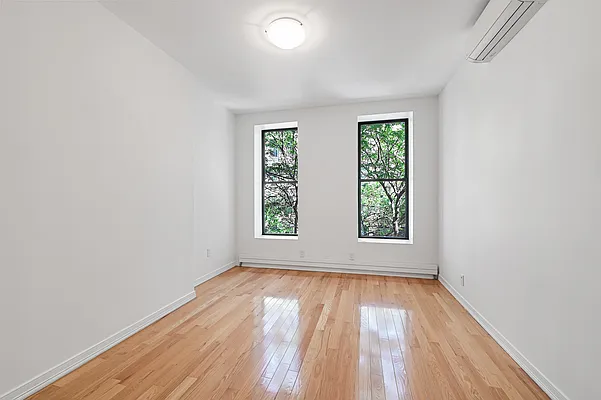 Rented by Oxford Property Group | media 12