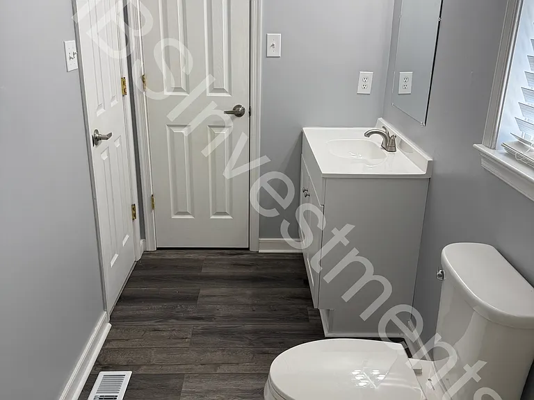 119 E Highland Ct — Photo 17