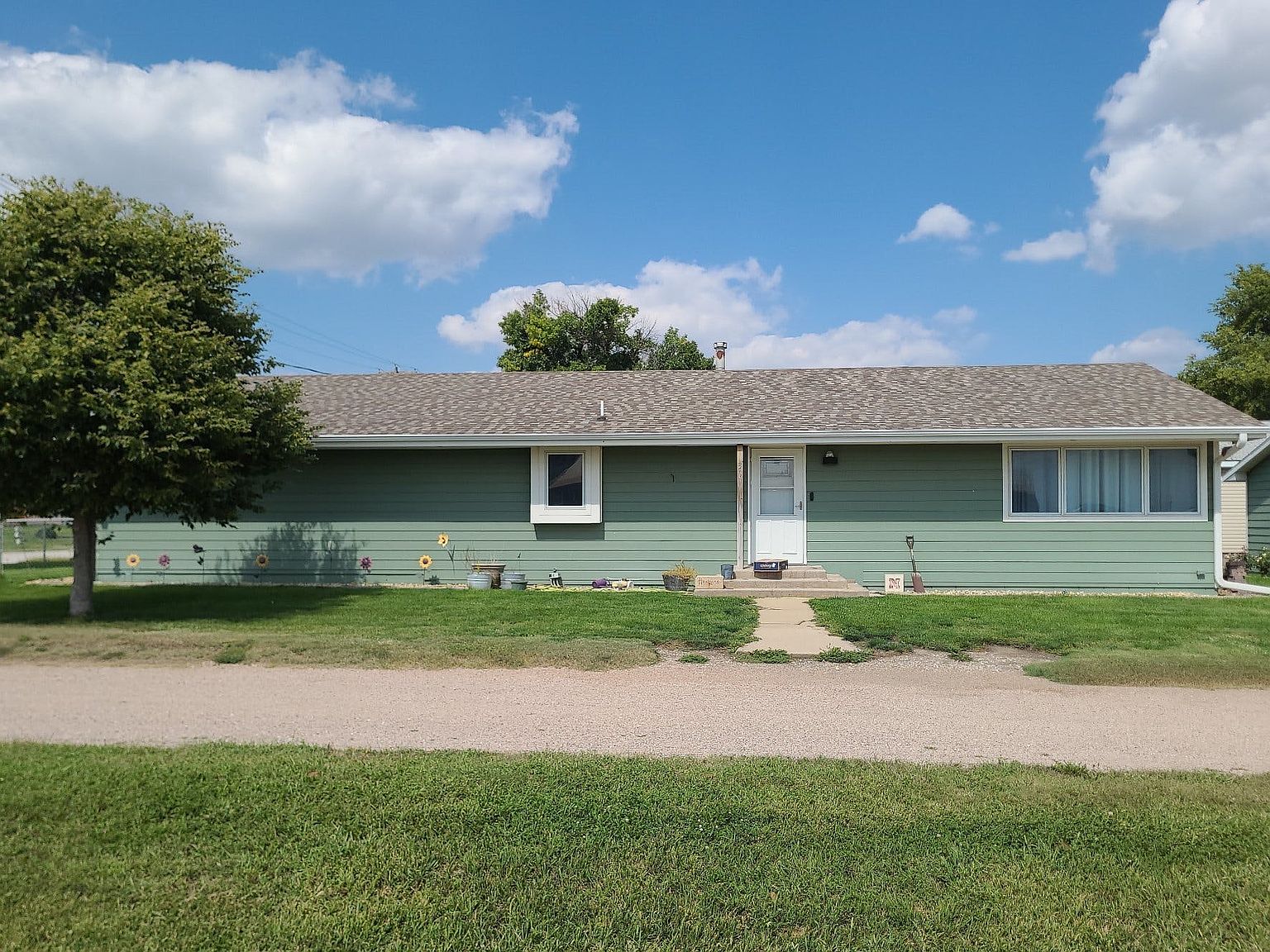 300 1st Ave, Axtell, NE 68924 Zillow