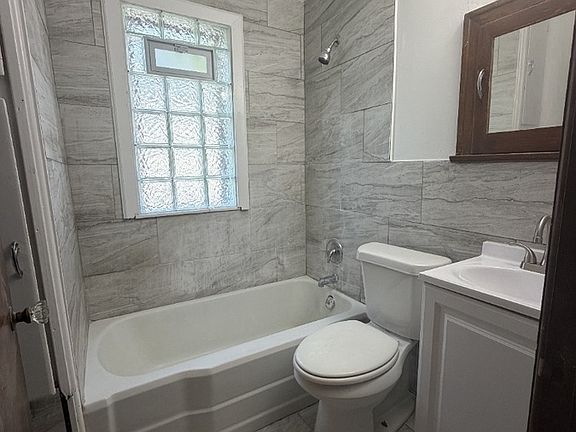2nd image of 15 Ontario St #1