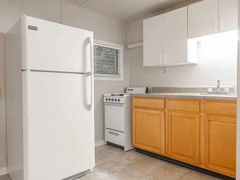 220 N Adelle Ave #1-B — Photo 9